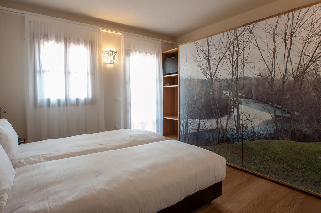 Elliot Osteria E Dormire In Collina Manzano 客房 照片