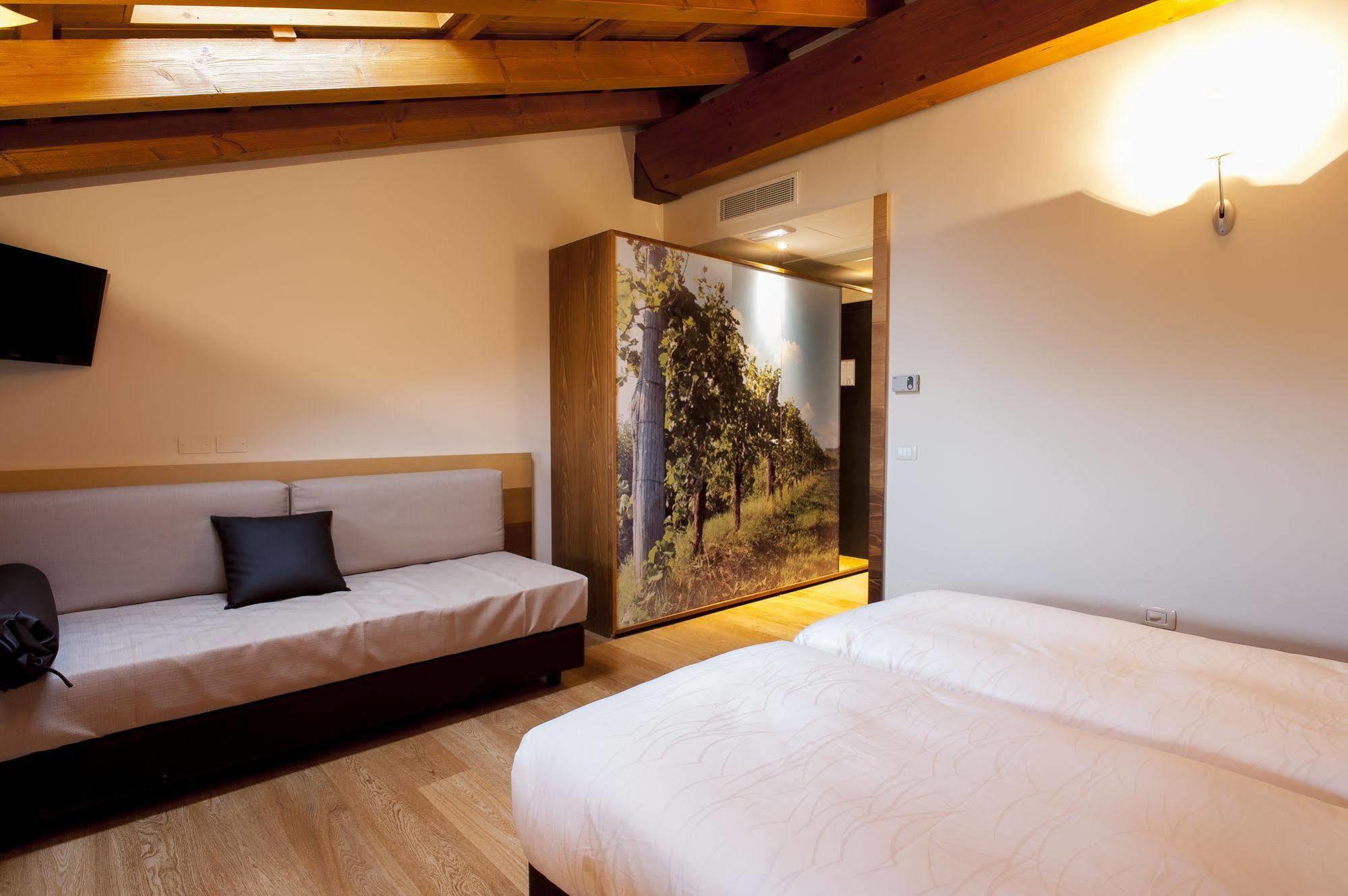 Elliot Osteria E Dormire In Collina Manzano 外观 照片