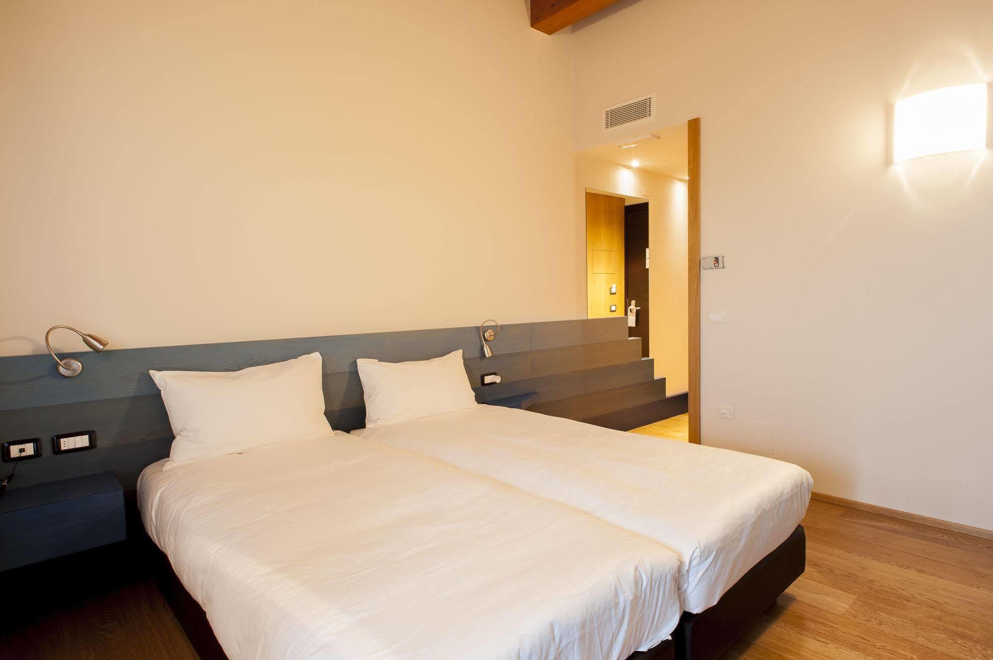 Elliot Osteria E Dormire In Collina Manzano 外观 照片